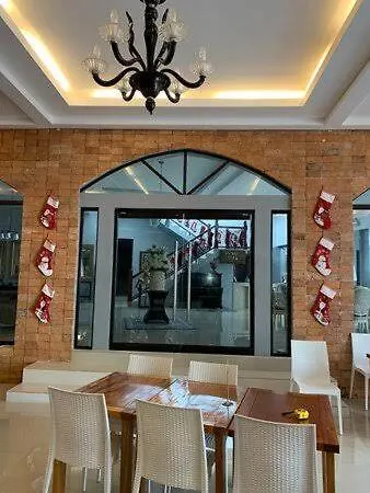 Don Virgilio Valera Mansion Hotel